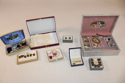 Lot 402 - A group of costume jewellery including Amita...