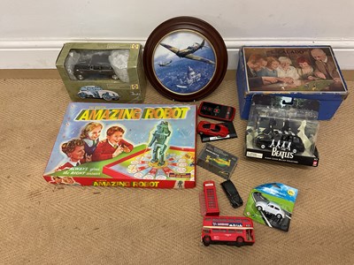 Lot 90 - A small quantity of diecast toys and games, to...