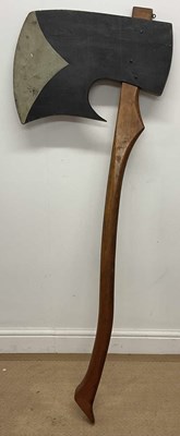 Lot 1069 - A very large pine handled prop axe, height 148cm.