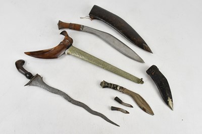 Lot 9 - A Japanese kris with metal scabbard, overall...