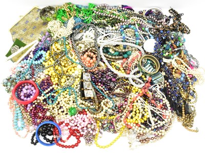 Lot 1365 - A large collection of modern and vintage...
