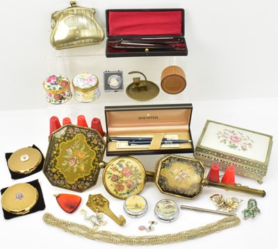 Lot 1368 - A collection of costume jewellery including...