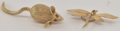 Lot 1280 - A 9ct yellow gold butterfly button brooch, set...