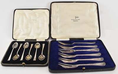 Lot 1089 - WILLIAM HUTTON & SONS LTD; a cased set of six...