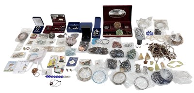 Lot 1321 - A large quantity of assorted costume jewellery...