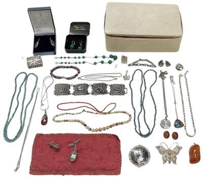 Lot 1324 - A quantity of assorted 925 silver and white...