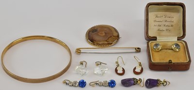 Lot 1138 - A yellow metal bar brooch, length 8cm, approx...