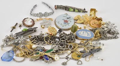 Lot 1329 - A collection of costume jewellery including...