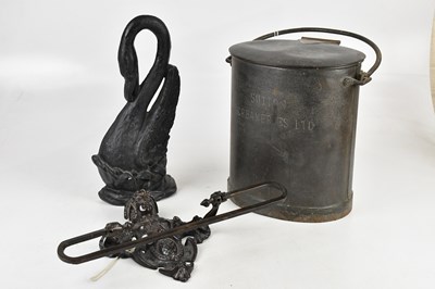 Lot 1375 - A small collection of metalware comprising...