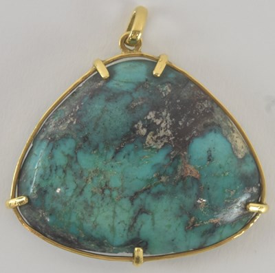Lot 1217 - A yellow metal mounted turquoise triangular...