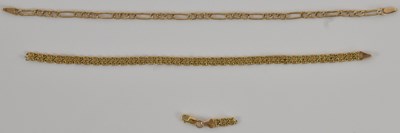 Lot 1314 - A 9ct yellow gold figaro link bracelet, length...