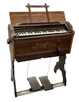 Lot 424 - An early 20th century mahogany and walnut...