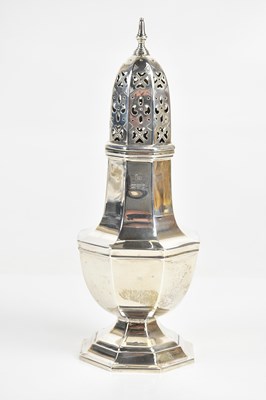 Lot 1501 - BARKER BROTHERS; a George V hallmarked silver...