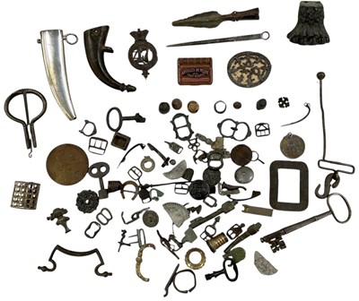 Lot 331 - A group of assorted curios and metal detecting...
