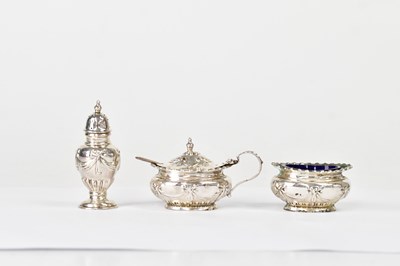 Lot 905 - WALKER & HALL; an Edward VII hallmarked silver...