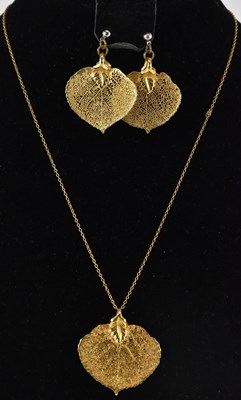 Lot 1233 - A 9ct yellow gold fine link necklace, length...