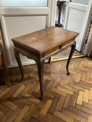 Lot 2153 - A 19th century walnut and crossbanded single...