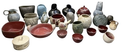 Lot 510 - A collection of approx twenty-five items of...
