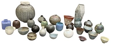 Lot 511 - A collection of approx twenty-seven items of...