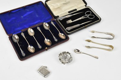 Lot 2220 - GEORGE, NATHAN & RIDLEY HAYES; a cased set of...