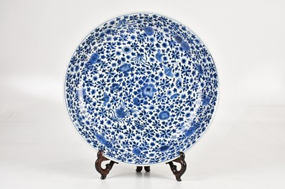 Lot 43 - A 19th century Chinese blue and white...