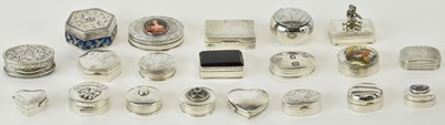 Lot 1037 - A collection of twenty modern 925 silver snuff...