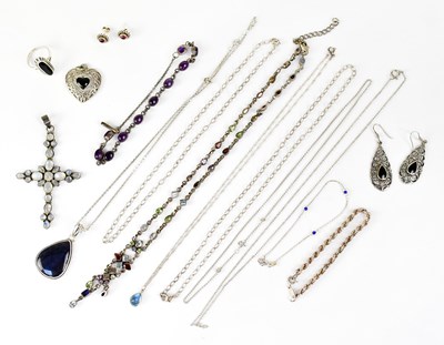 Lot 1117 - A quantity of 925 silver jewellery, a large...