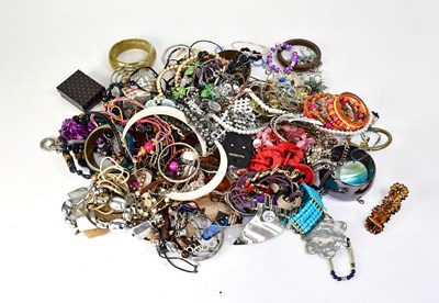 Lot 1140 - A quantity of costume jewellery, to include...