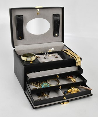 Lot 114 - A collection of assorted costume jewellery...