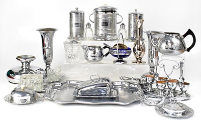 Lot 797 - A collection of plated ware to include teapot,...
