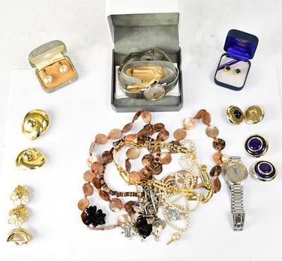 Lot 1137 - Various items of modern and vintage costume...