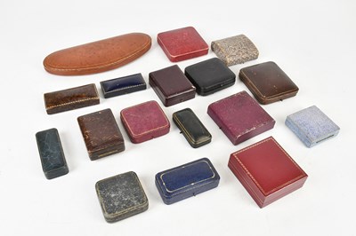 Lot 1641 - A collection of Victorian and later jewellery...