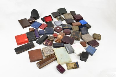 Lot 1633 - A collection of Victorian and later jewellery...