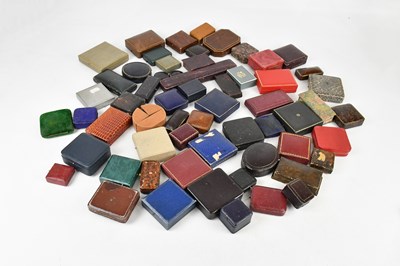 Lot 1635 - A collection of Victorian and later jewellery...
