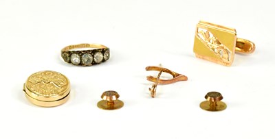 Lot 1107 - A pair of 15ct yellow gold collar studs with...