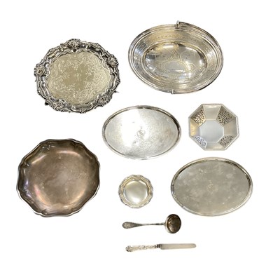 Lot 1075 - A small quantity of silver plated items,...