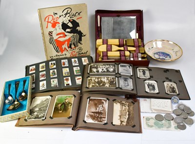 Lot 652 - Mixed collectibles to include a cigarette card...