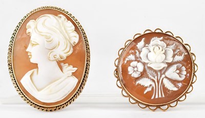 Lot 1058 - A 9ct yellow gold brooch set with a circular...