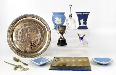 Lot 653 - Various mixed collectibles including a Royal...