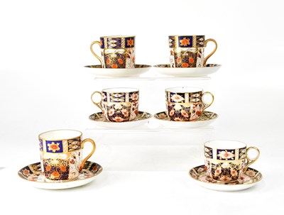 Lot 186 - Three Royal Crown Derby Imari pattern 2451...