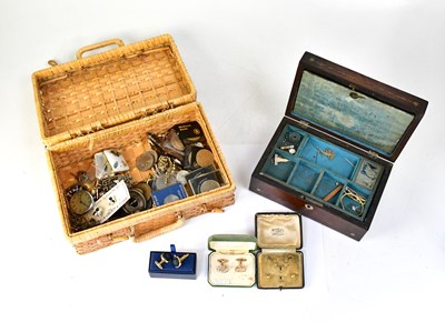 Lot 1148 - A quantity of vintage costume jewellery, to...
