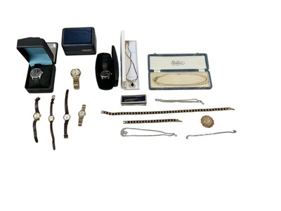 Lot 1563 - A quantity of assorted costume jewellery and...