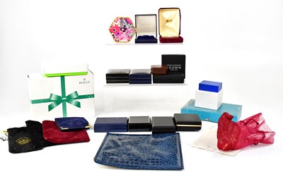 Lot 1180 - A quantity of watch and jewellery boxes to...