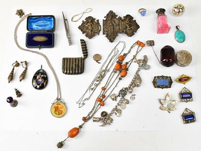 Lot 1149 - A quantity of vintage costume jewellery, to...