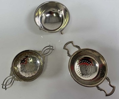 Lot 441 - BARKER ELLIS & CO; an Elizabeth II hallmarked...