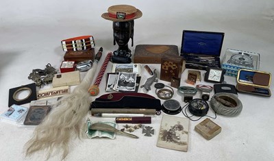 Lot 17 - A large and interesting group of collectors'...