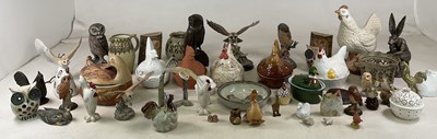 Lot 229 - A miscellaneous collection of ceramics...