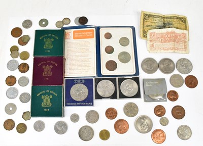 Lot 983 - A collection of UK and world coinage, to...