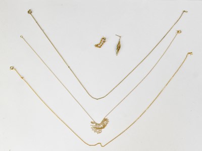 Lot 1079 - A 9ct gold beach chain necklace with a...