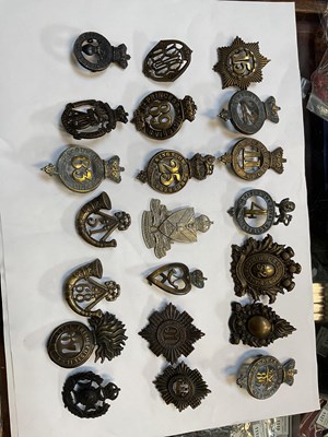 Lot 462 - A quantity of regimental cap badges to include...